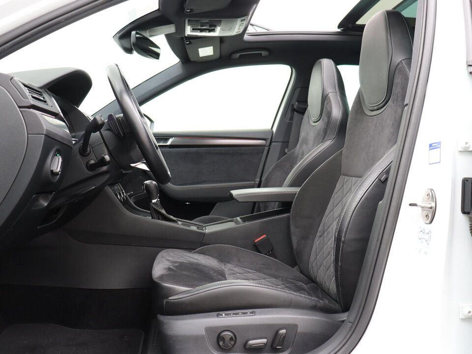 Škoda Superb Combi 1.4 TSI iV Sportline Business