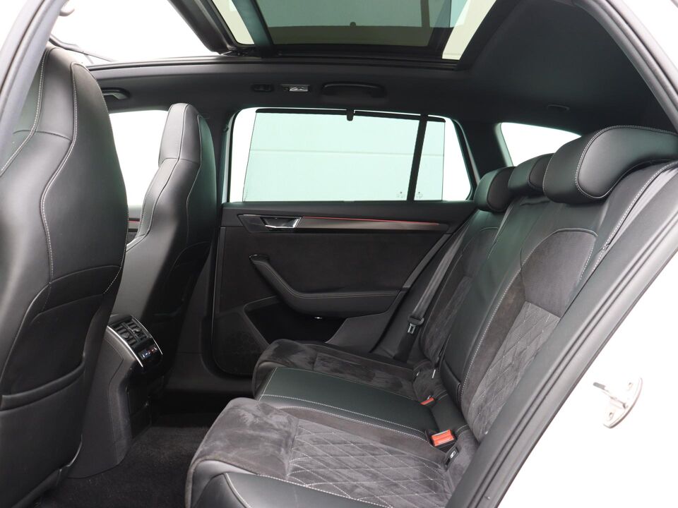 Škoda Superb Combi 1.4 TSI iV Sportline Business