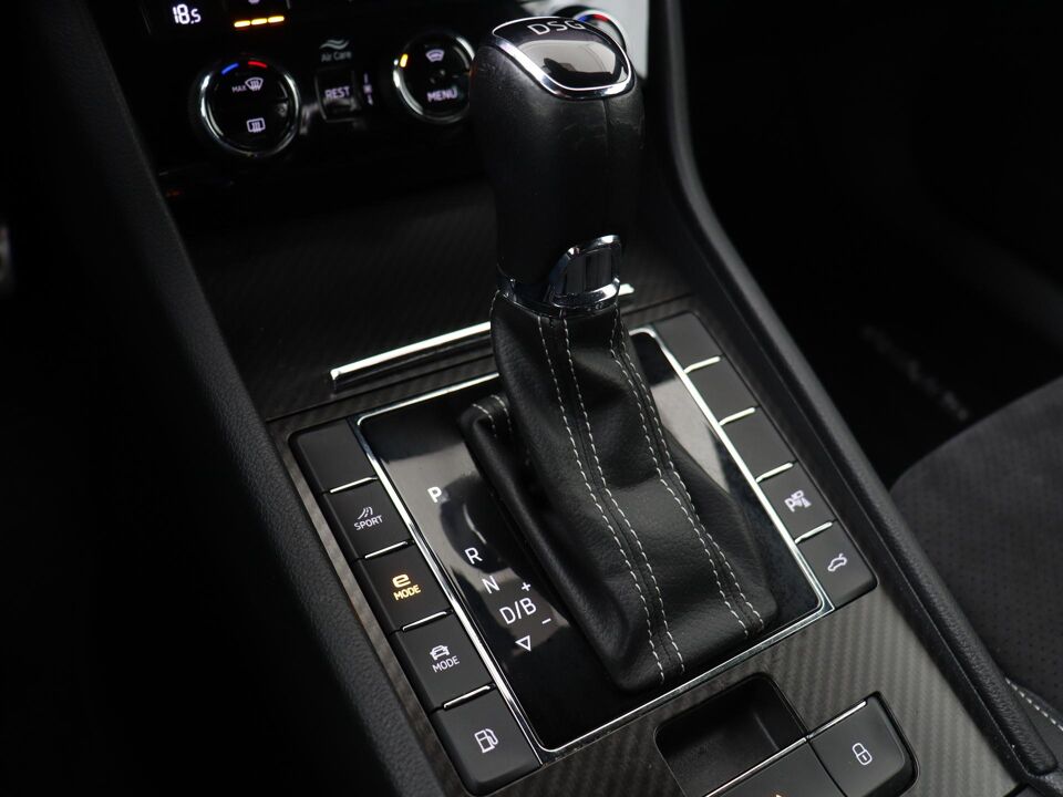 Škoda Superb Combi 1.4 TSI iV Sportline Business