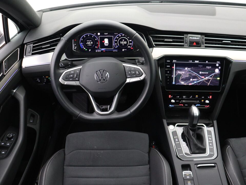 Volkswagen Passat Variant 1.5 TSI R-Line Business +
