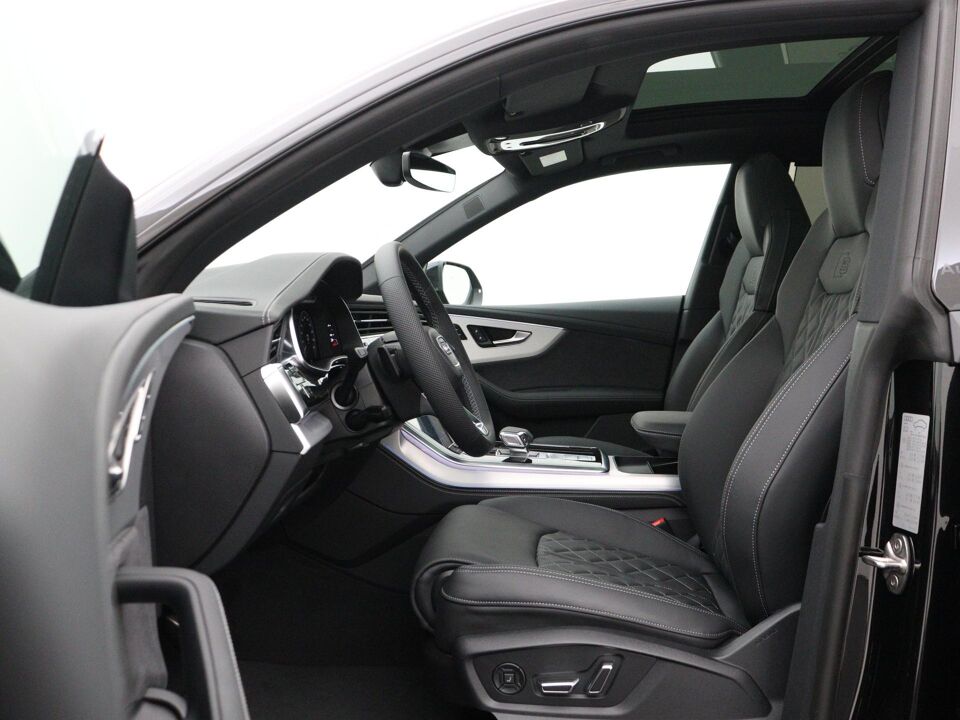 Audi Q8 Pro Line S 55 TFSI e 290 kW / 394 PK