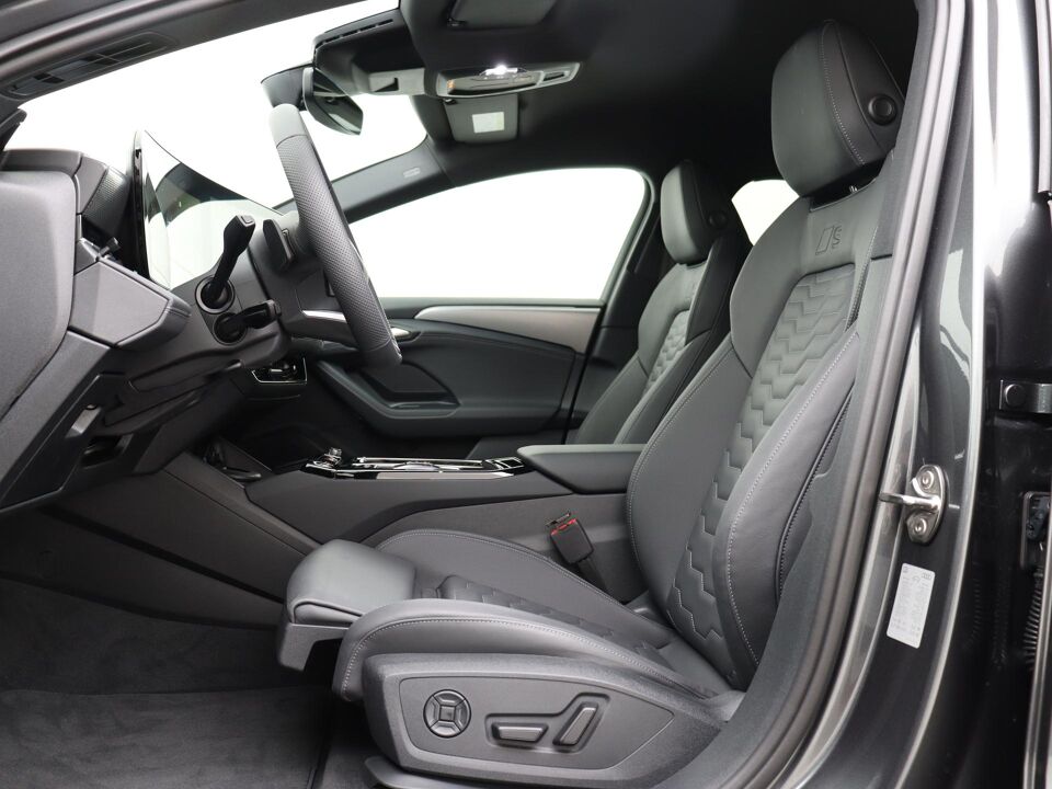 Audi A6 Avant e-tron S edition 100kWh 270 kW / 367 PK
