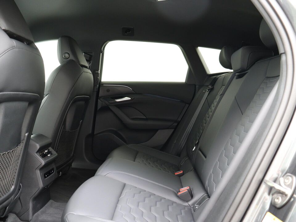 Audi A6 Avant e-tron S edition 100kWh 270 kW / 367 PK