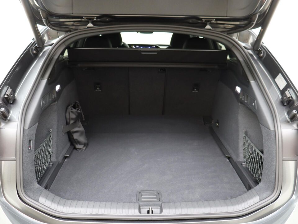 Audi A6 Avant e-tron S edition 100kWh 270 kW / 367 PK