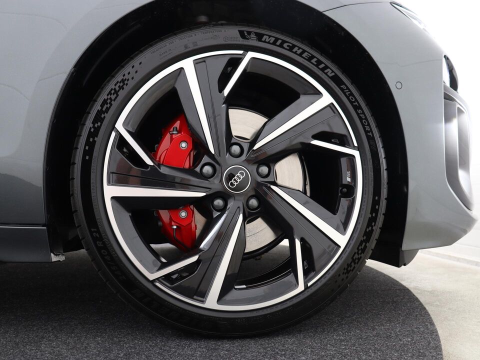 Audi A6 Avant e-tron S edition 100kWh 270 kW / 367 PK