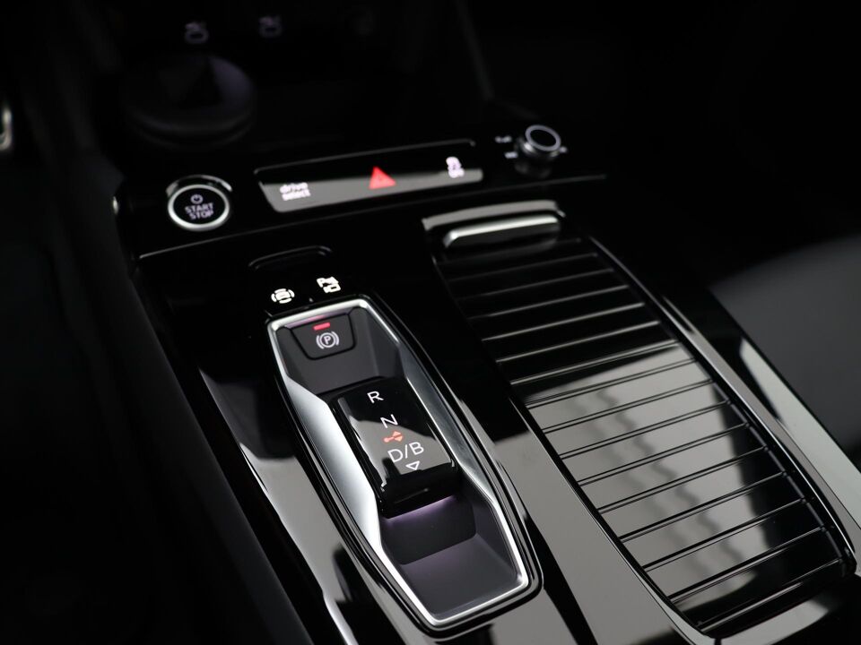 Audi A6 Avant e-tron S edition 100kWh 270 kW / 367 PK
