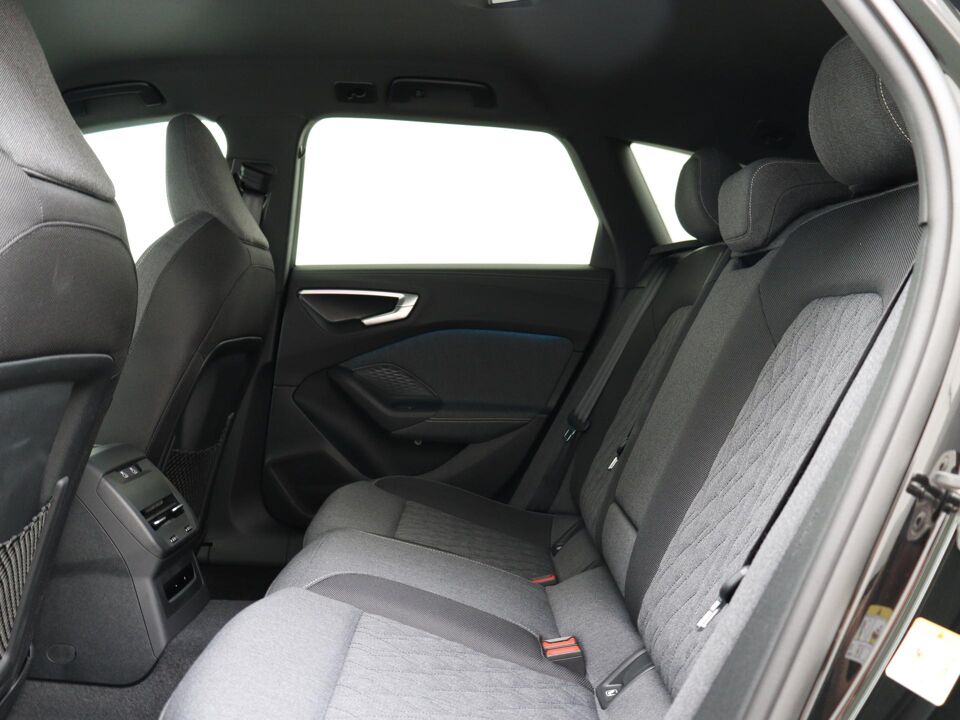 Audi A5 Avant Edition One 35 TFSI 110 kW / 150 pk