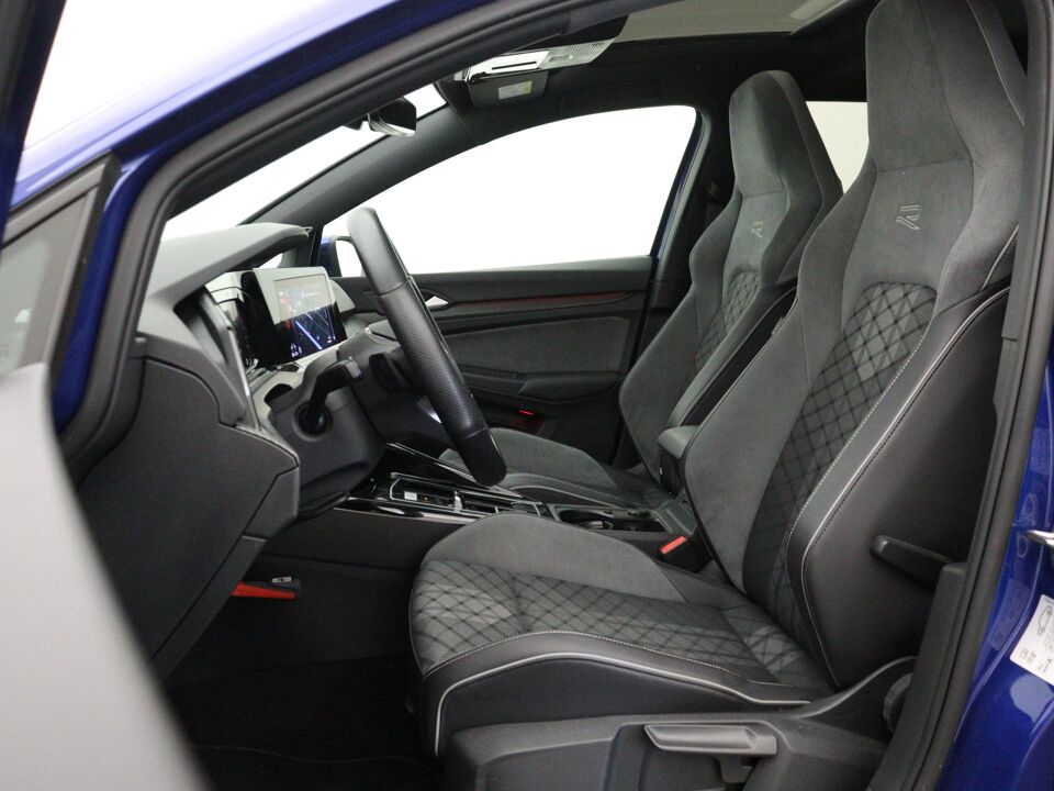 Volkswagen Golf 1.5 eTSI R-Line Business