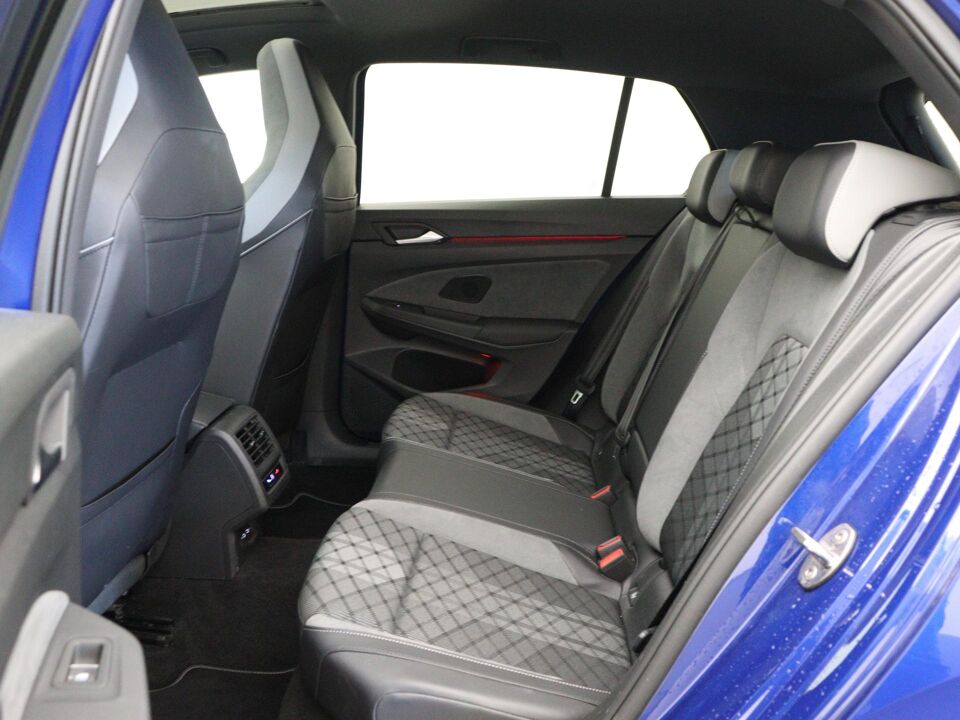 Volkswagen Golf 1.5 eTSI R-Line Business