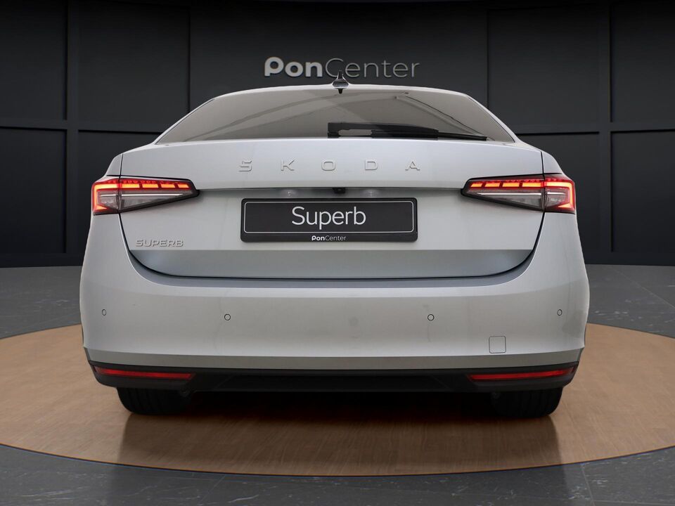 Škoda Superb First Edition 1.5 TSI m-HEV 110 kW / 150 PK
