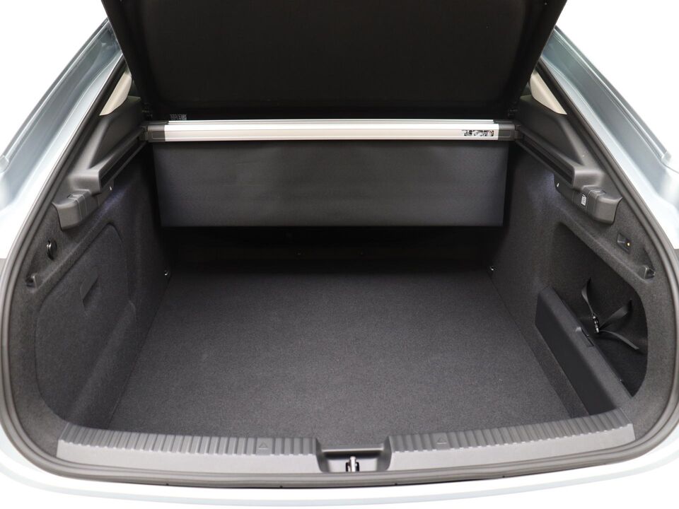 Škoda Superb First Edition 1.5 TSI m-HEV 110 kW / 150 PK