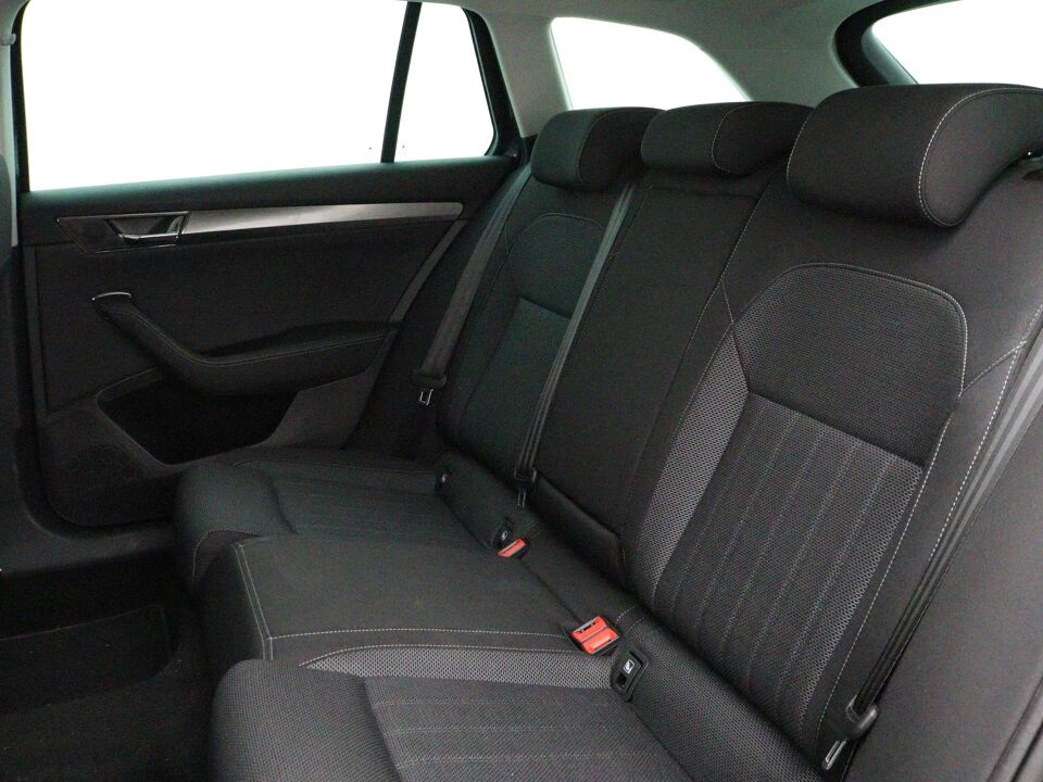 Škoda Superb Combi 1.4 TSI iV Business Edition Plus