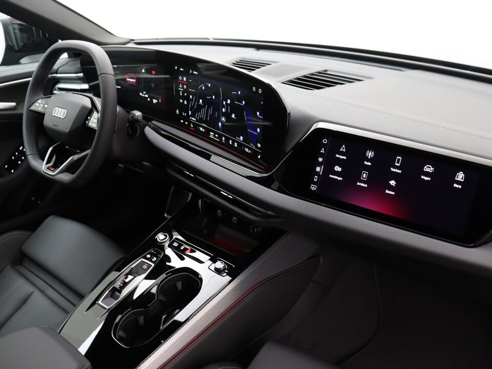 Audi A5 Avant e-hybrid S edition Competition 2.0 TFSI e 270 kW / 367 PK