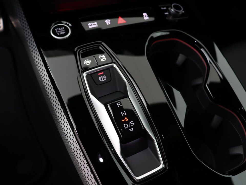 Audi A5 Avant e-hybrid S edition Competition 2.0 TFSI e 270 kW / 367 PK