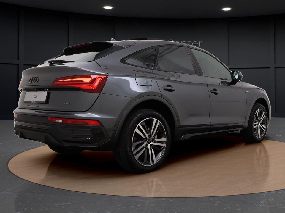 Audi Q5 Sportback S edition Competition 50 TFSI e 220 kW / 299 PK