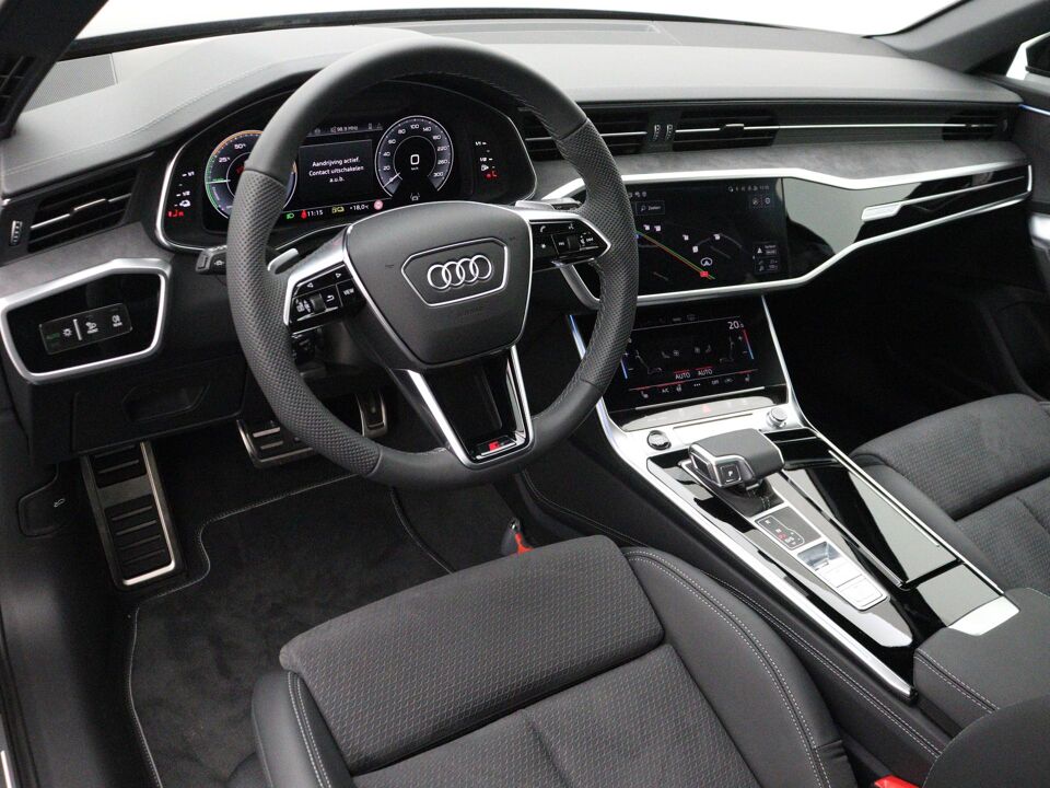 Audi A6 Avant S edition Competition 50 TFSI e 220 kW / 299 pk
