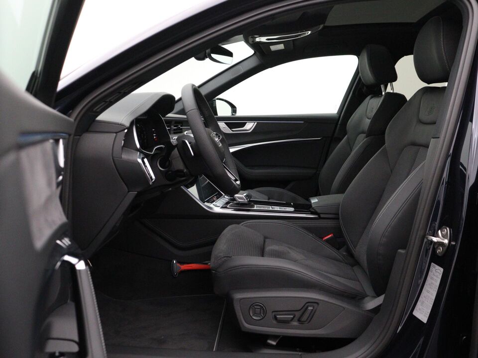 Audi A6 Avant S edition Competition 50 TFSI e 220 kW / 299 pk