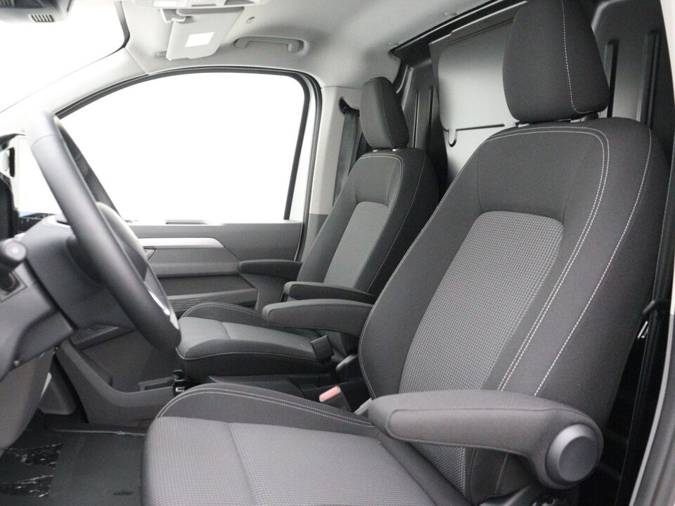 VW-Bedrijfswagens E-Transporter Life L2 100 kW / 136 pk
