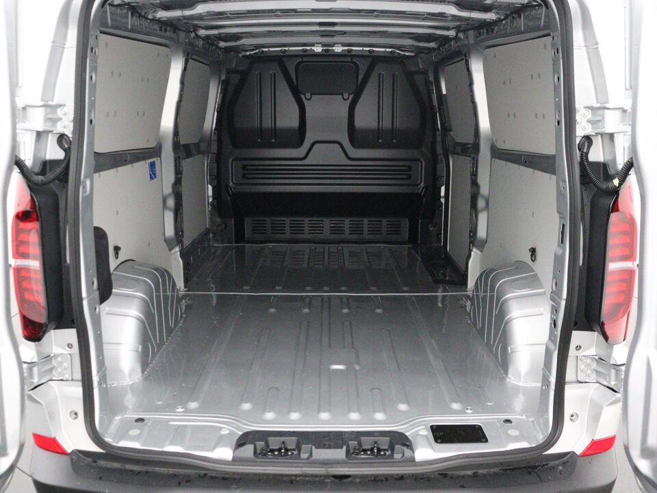 VW-Bedrijfswagens E-Transporter Life L2 100 kW / 136 pk