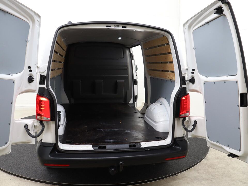 VW-Bedrijfswagens Transporter 2.0 TDI 110 PK L2H1 28 Economy Business