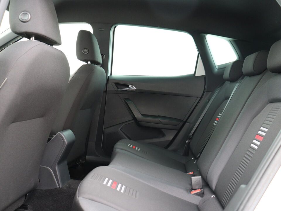 SEAT Arona 1.0 TSI 95 PK Business Intense