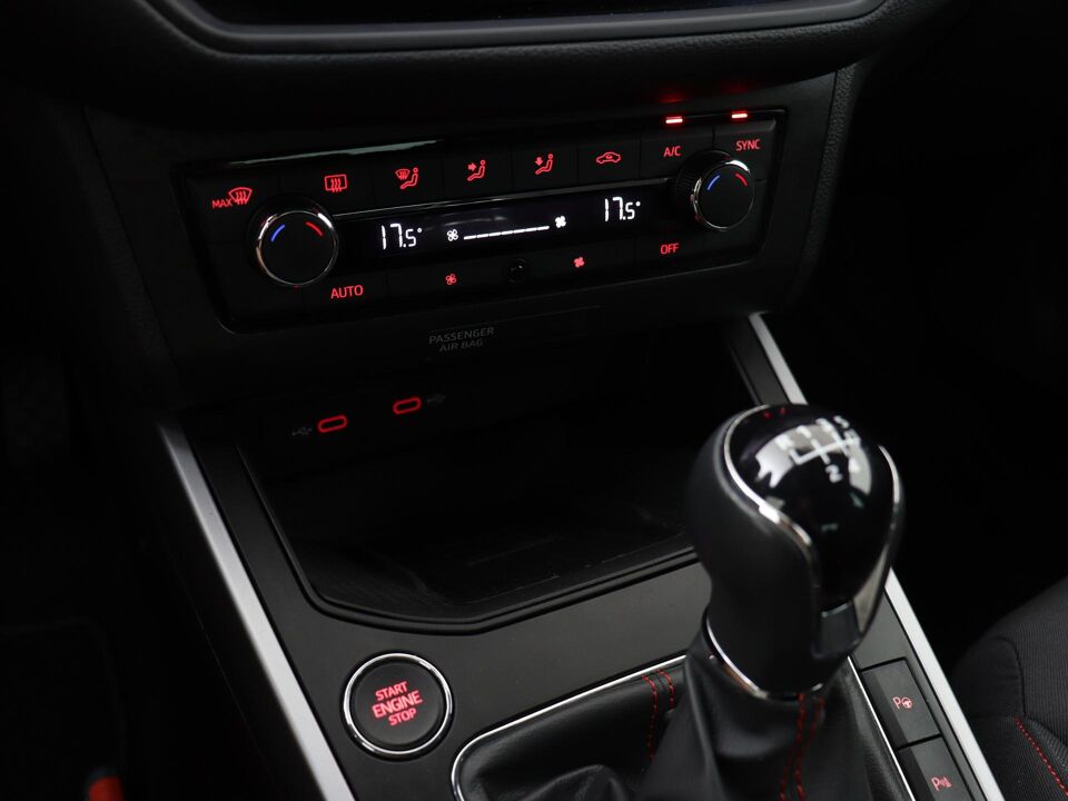 SEAT Arona 1.0 TSI 95 PK Business Intense