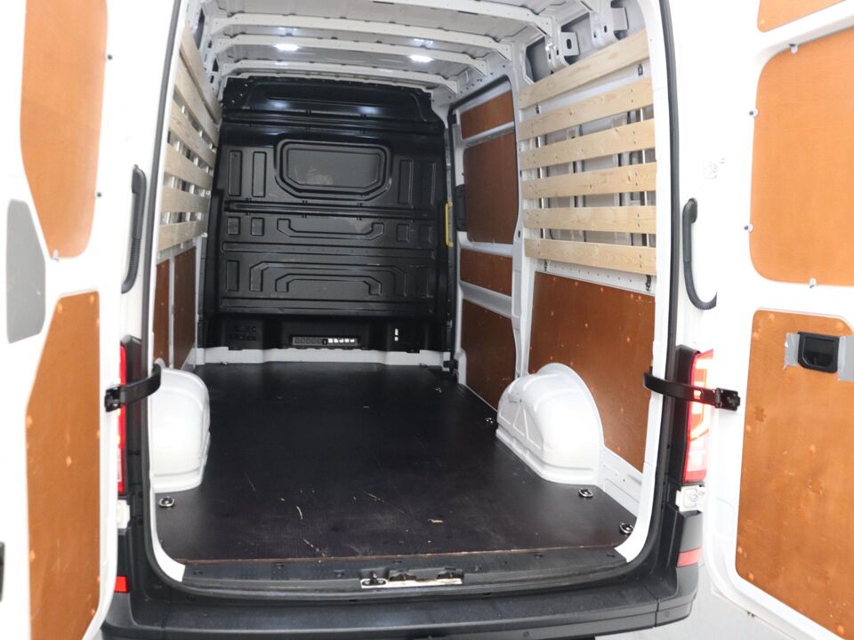 VW-Bedrijfswagens Crafter 35 2.0 140 PK TDI L3H3 Comfortline
