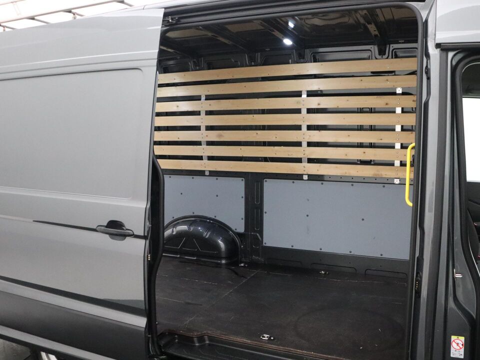 VW-Bedrijfswagens Crafter 30 2.0 140 PK TDI L3H3 Highline