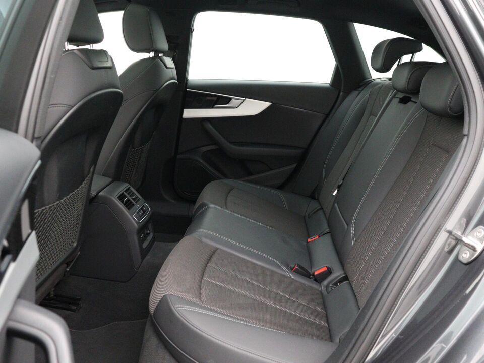Audi A4 Avant 35 TFSI S-line