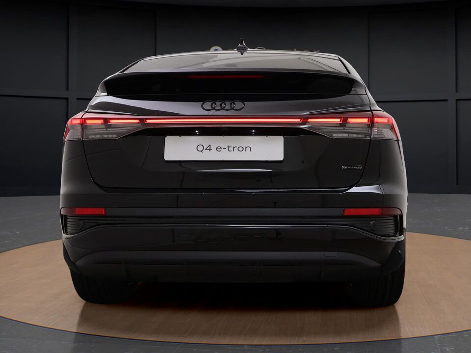 Audi Q4 Sportback e-tron S edition 45 82 kWh 210 kW / 286 PK