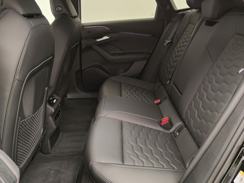 Audi A6 Avant e-tron S edition 100kWh 270 kW / 367 PK