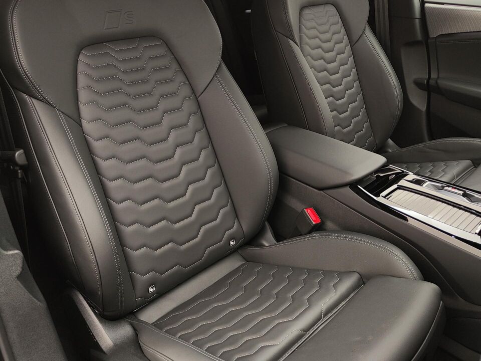 Audi A6 Avant e-tron S edition 100kWh 270 kW / 367 PK