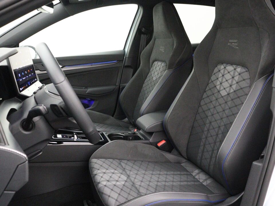 Volkswagen Golf 1.5 eTSI R-Line Business