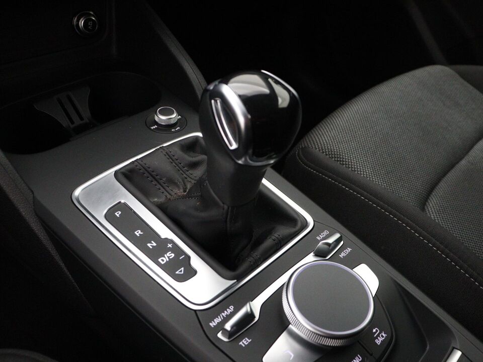 Audi Q2 35 TFSI Business Edition