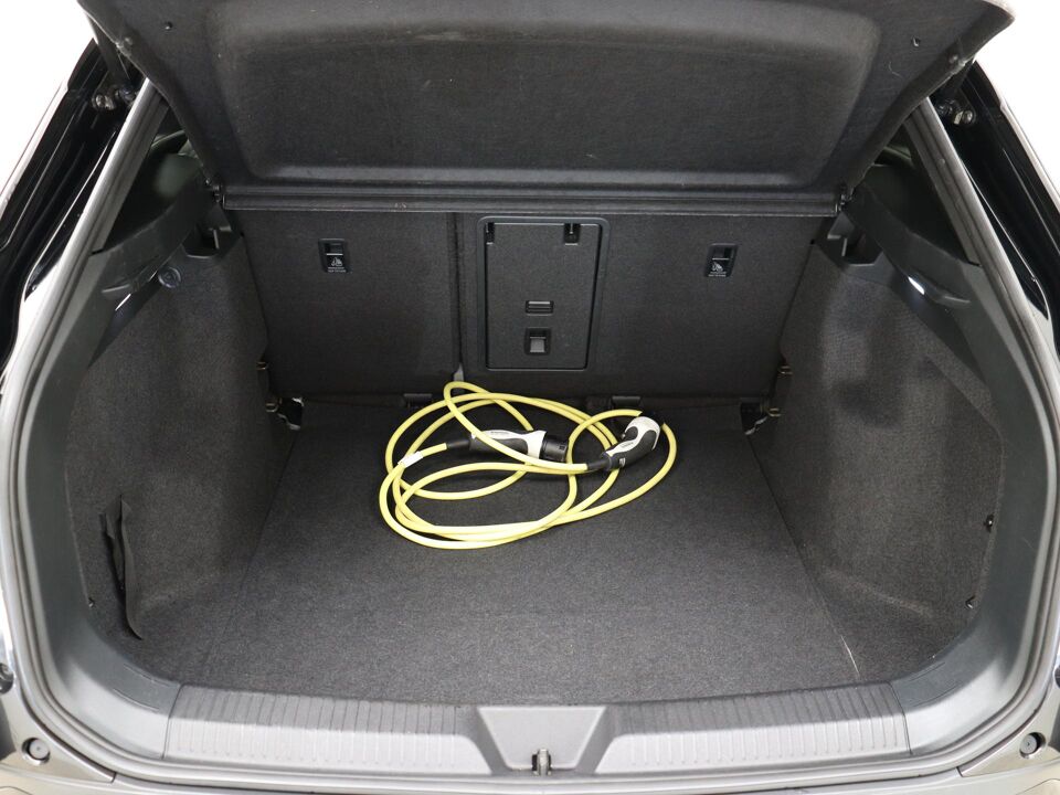 Volkswagen ID.4 First 77 kWh 204 PK