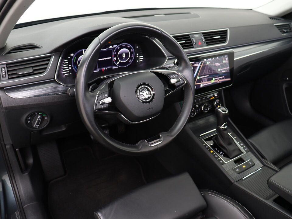 Škoda Superb Combi 1.4 TSI 218 PK iV Business Edition