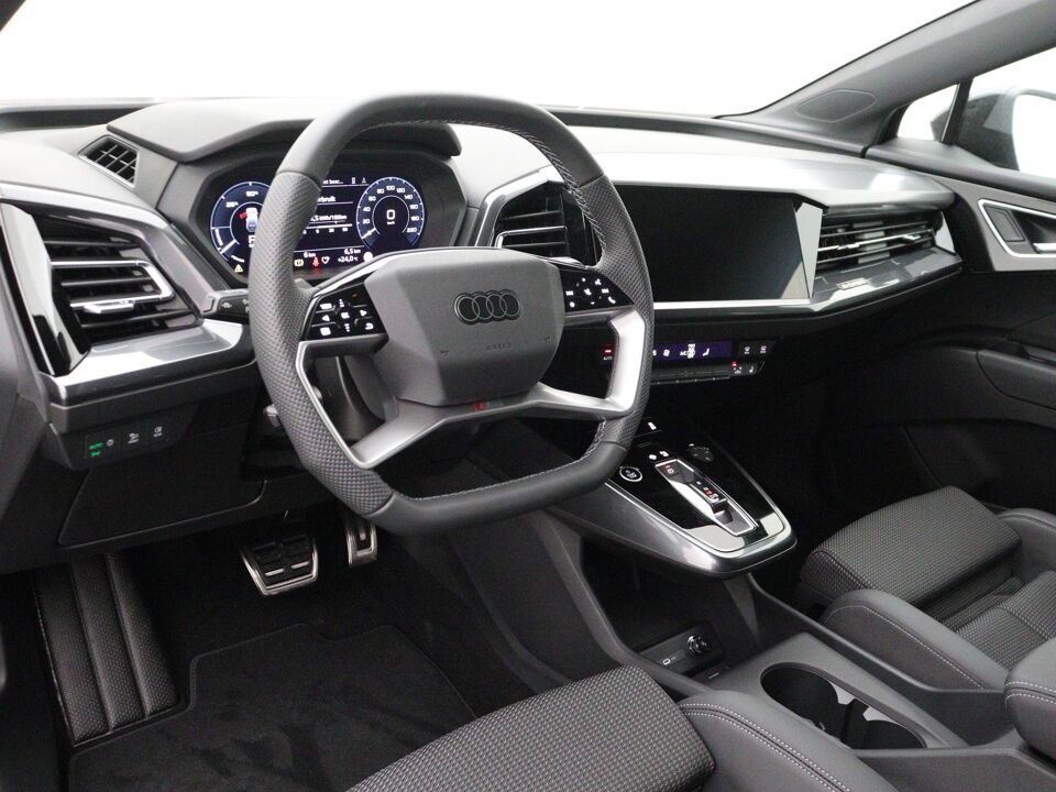 Audi Q4 e-tron S edition 45 210kW/286pk 82Kwh