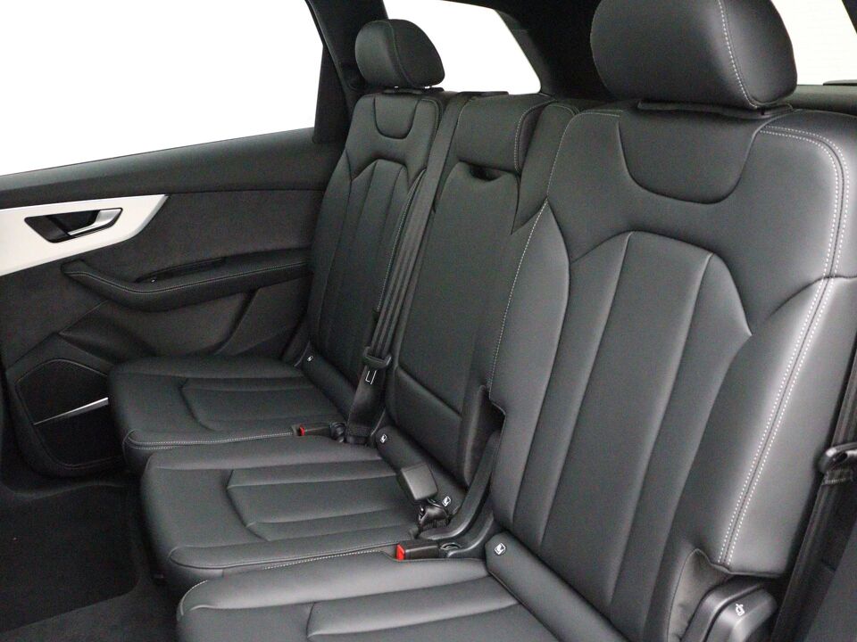 Audi Q7 Pro Line S 55 TFSI e 290 kW / 394 PK
