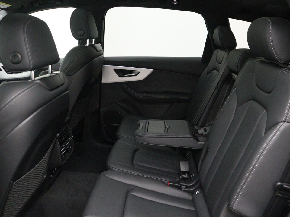 Audi Q7 Pro Line S 55 TFSI e 290 kW / 394 PK