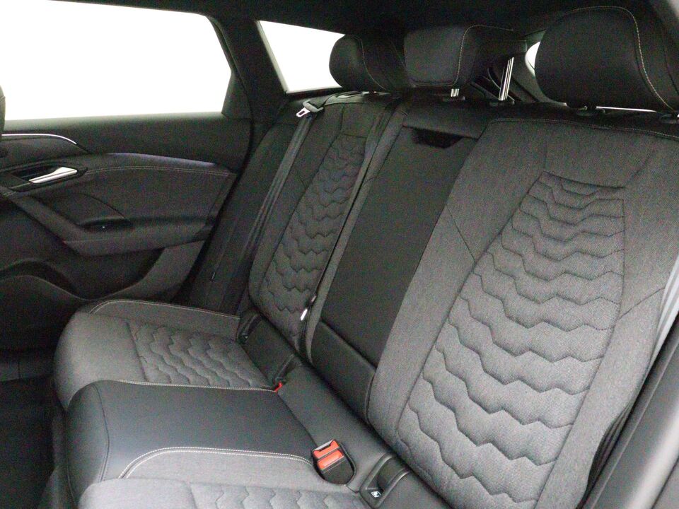 Audi A6 Avant e-tron S edition 83 kWh 210 kW / 286 PK