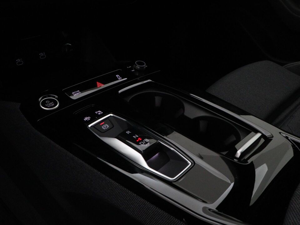 Audi A6 Avant e-tron S edition 83 kWh 210 kW / 286 PK