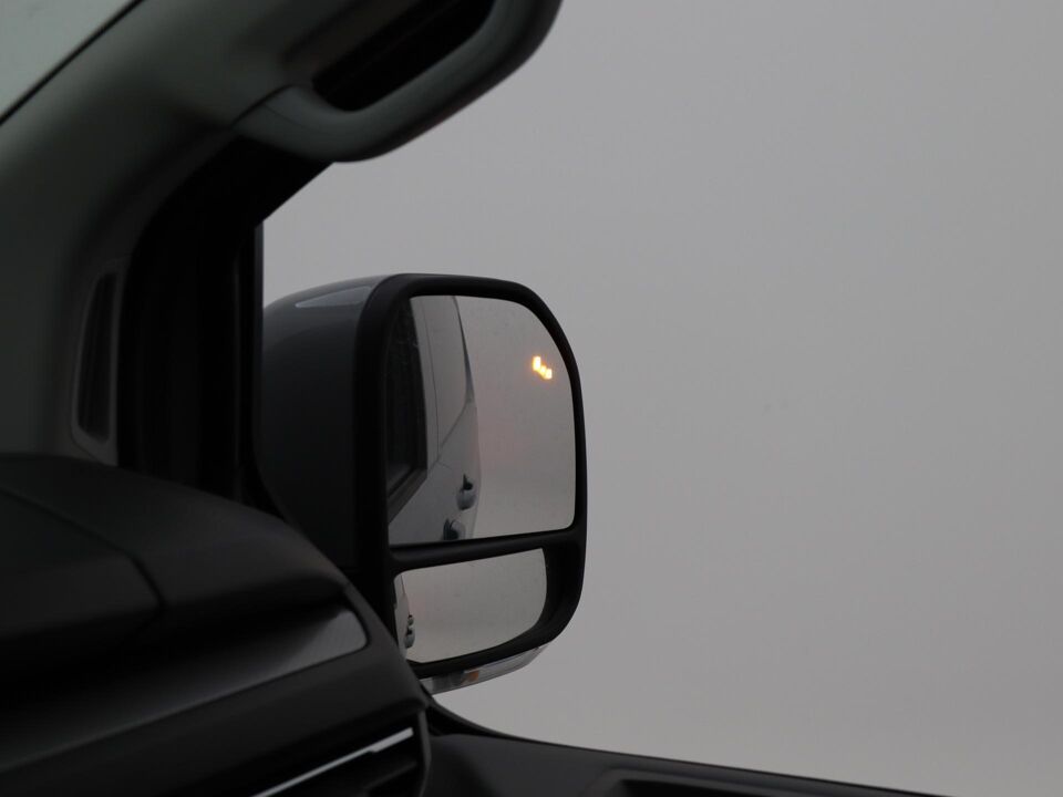VW-Bedrijfswagens E-Transporter Bulli L2 210 kW / 286 pk
