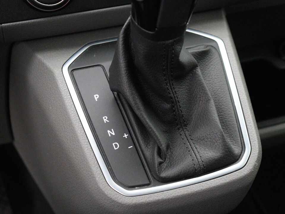 VW-Bedrijfswagens Transporter 2.0 TDI 150 PK DSG L2H1 28 Bulli
