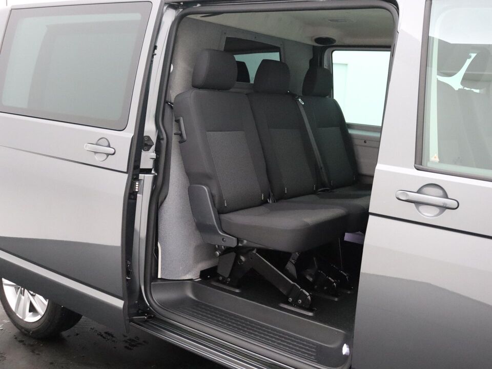 VW-Bedrijfswagens Transporter 2.0 TDI 150 PK DSG L2H1 32 DC Highline