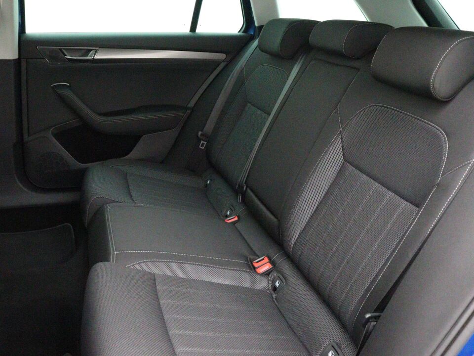 Škoda Superb Combi 1.4 TSI iV Business Edition Plus
