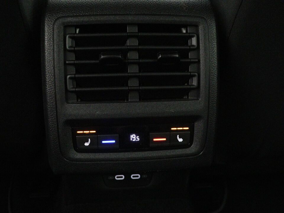 Volkswagen GOLF Variant 1.5 eTSI Life Business