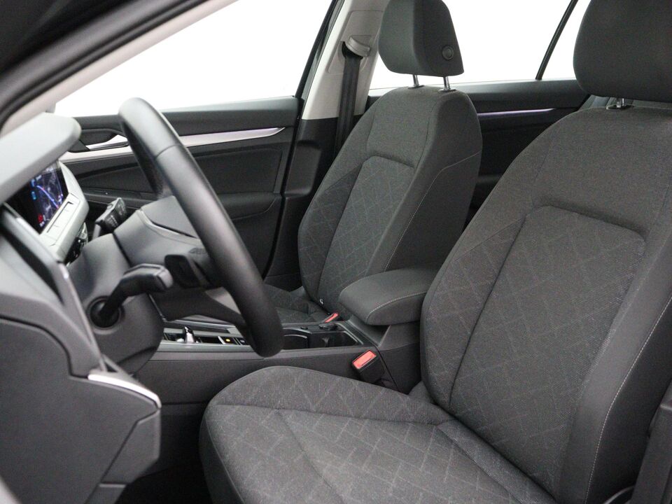 Volkswagen GOLF Variant 1.5 eTSI Life Business