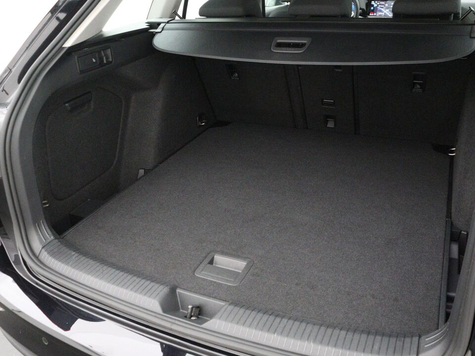 Volkswagen GOLF Variant 1.5 eTSI Life Business