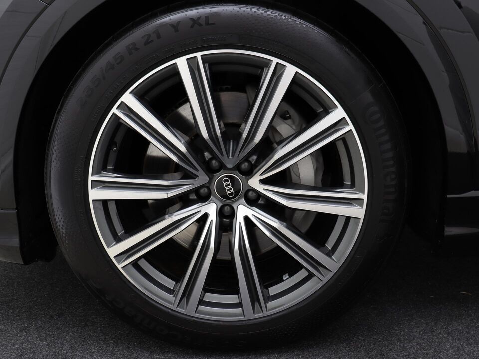 Audi Q8 55 TFSI e 394 PK Quattro S-Line