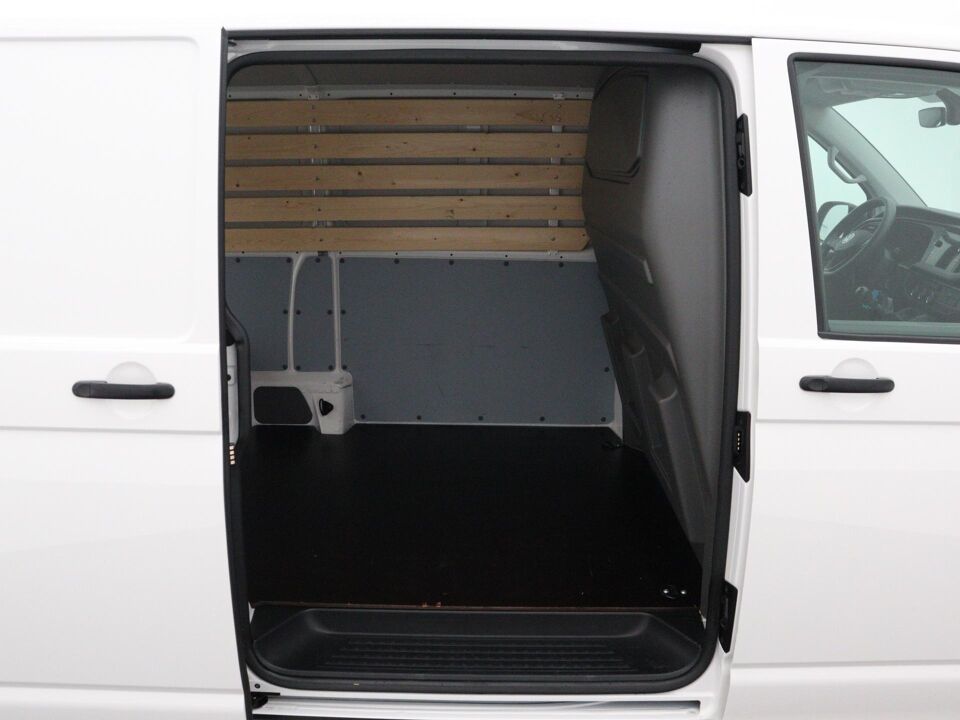 VW-Bedrijfswagens Transporter 2.0 TDI 110 PK L2H1 28 Comfortline